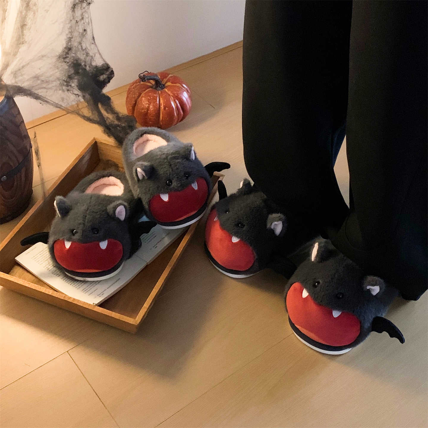 Halloween Bat Plush Slippers W – Sewing House Bewertung und Preis