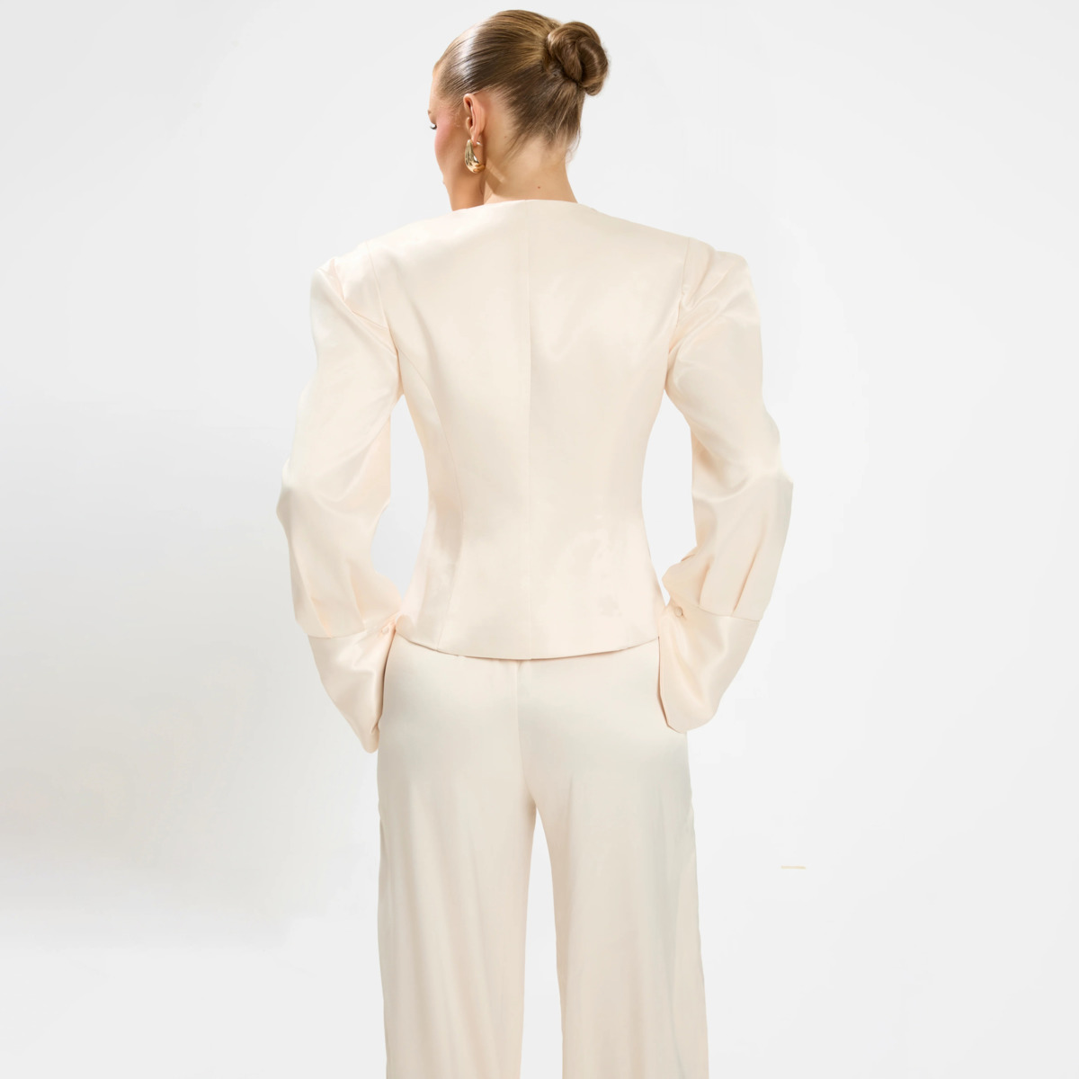 KT Luxury Satin Two Piece Set  – Shoulder Pad Set In Bewertung und Preis