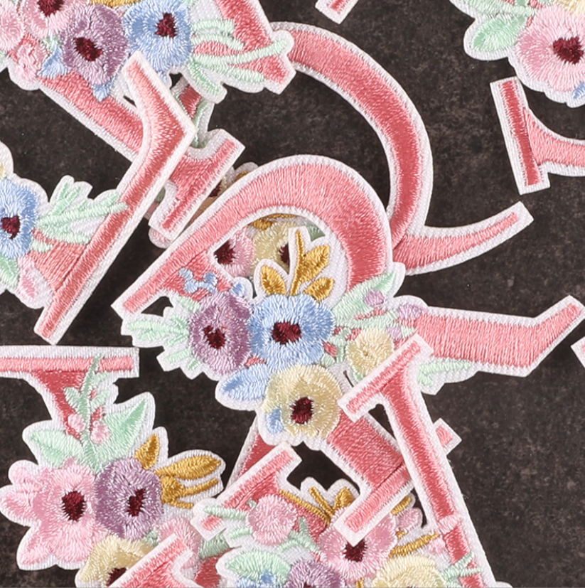 10 Pcs Pink Flowers Alphabet E – Sewing Id Bewertung und Preis