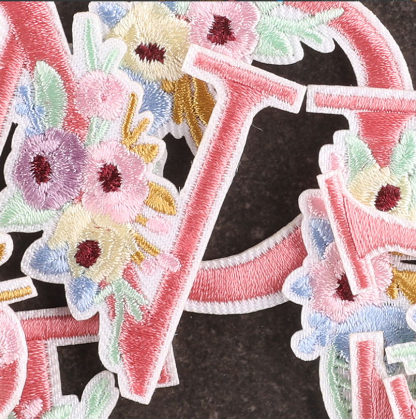 10 Pcs Pink Flowers Alphabet E – Sewing Id Bewertung und Preis