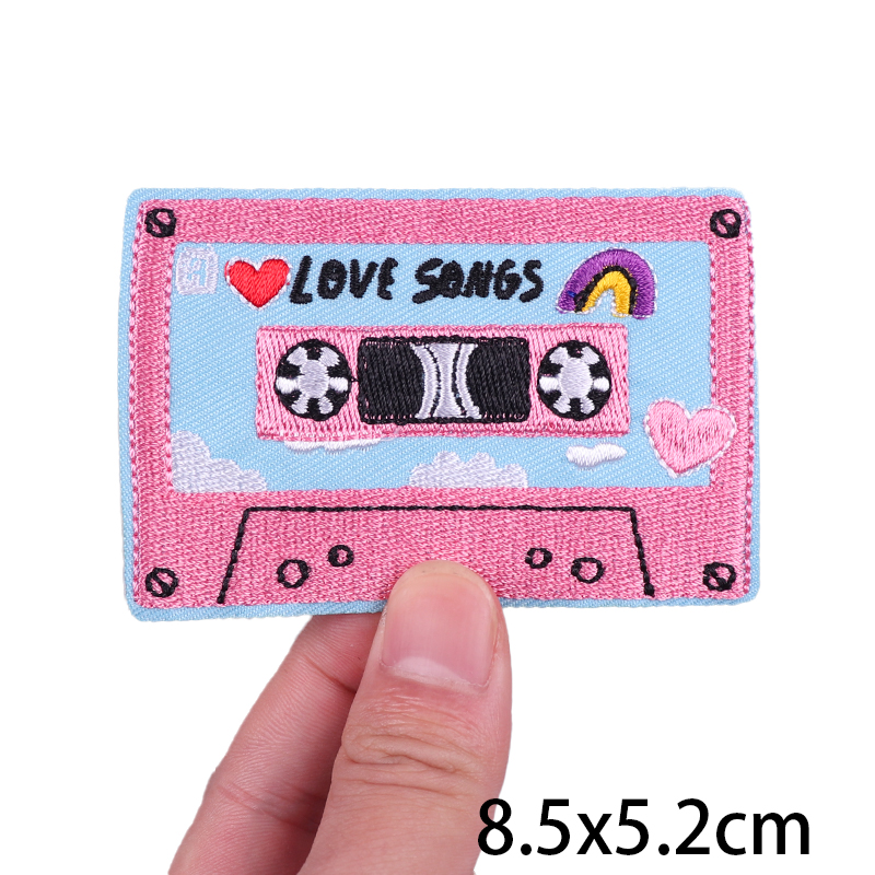 Cartoon Letter Embroidered Pat – Velcro Sew On Bewertung und Preis