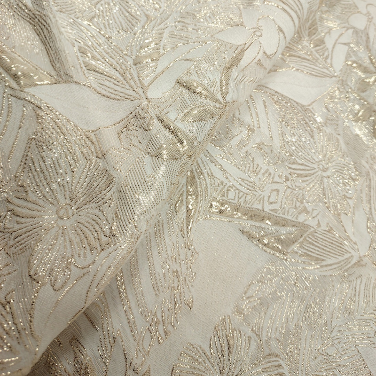 Cream Gold Metallic Raised Lea – Sewing Textiles Bewertung und Preis